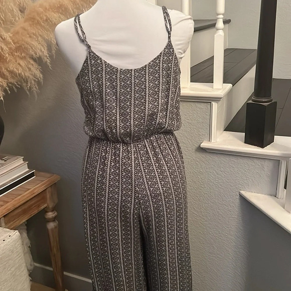Honey Belle Gray Black Halter Style Wide Leg Jumpsuit Size Medium - Picture 5 of 7